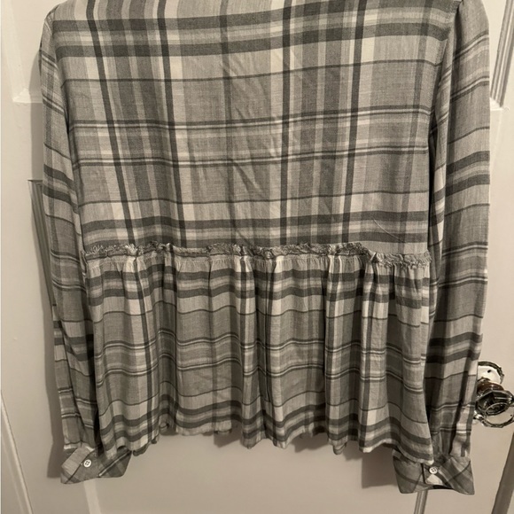 Harper checked soft blouse! Excellent condition! - Picture 3 of 6
